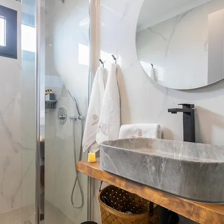 De Lujo Con Jacuzzi Privado, Piscina Y Vistas Al Mar Guía de Isora