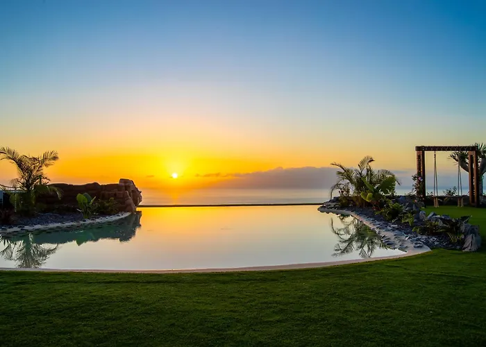 De Lujo Con Jacuzzi Privado, Piscina Y Vistas Al Mar Guia de Isora (Tenerife)